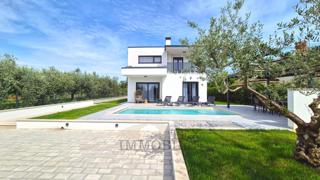 Parenzo, Villa con piscina a 5 km dal mare