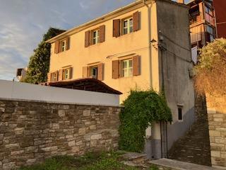 Motovun – Affascinante Casa in Pietra con Terrazza e Vista Panoramica