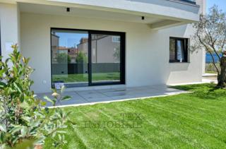 Parenzo, appartamento con tre camere da letto e giardino