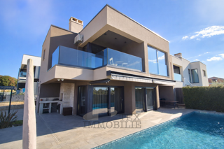 Una villa unica di architettura superiore a Parenzo