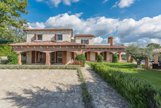 Villa in pietra con piscina in una zona tranquilla – dintorni di Parenzo