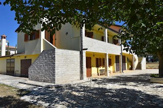 Casa con uliveto e vista mare vicino a Parenzo