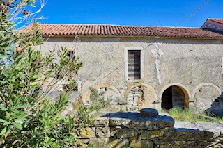 Casa in pietra d'Istria per l'adattamento