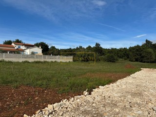 TERRENO EDIFICABILE DI 1047M² IN VENDITA NEL TRANQUILLO PAESE DI TINJAN, ISTRIA!