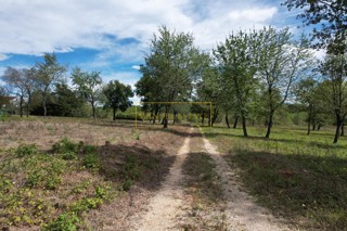 TERRENO EDIFICABILE NEI DINTORNI DI POREČ, ISTRIA – CON AREA AGRICOLA PER GIARDINO IN UNA ZONA TRANQUILLA!