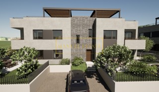 APPARTAMENTO MODERNO DI 106,57 M² CON TRE CAMERE DA LETTO, GIARDINO PRIVATO E TERRAZZO A POREČ, ISTRIA!