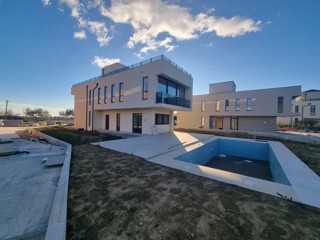 ESCLUSIVO! Villa con piscina e vista mare a Verteneglio