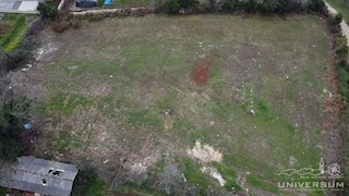 2 terreni edificabili in vendita vicino al centro e con vista sul mare a Verteneglio