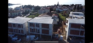 Appartamento al primo piano, 300 metri dal mare nelle vicinanze di Umago (E2)