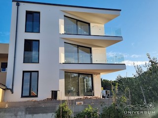 Splendido appartamento al piano terra, nuovo edificio - Parenzo