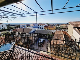 Casa in pietra creativa con piscina vicino a Tar