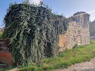 Casa in pietra in rovina a Brtonigla - Verteneglio