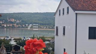 CASA INDIPENDENTE CON GIARDINO SECONDA FILA MARE