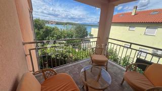 APPARTAMENTO IN POSIZIONE ATTRAENTE PRIMA FILA SUL MARE