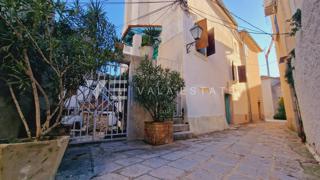 CASA IN PIETRA NEL CENTRO STORICO A SOLI 50 M DAL MARE