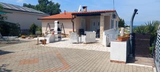 CASA INDIPENDENTE CON DUE UNITA' RESIDENZIALI IN POSIZIONE TRANQUILLA