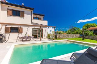 NUOVA CASA INDIPENDENTE CON PISCINA IN POSIZIONE TRANQUILLA