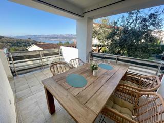 APPARTAMENTO CON DUE CAMERE DA LETTO E VISTA MARE IN UN'OTTIMA POSIZIONE