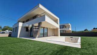 NUOVA VILLA INDIPENDENTE CON PISCINA E VISTA MARE