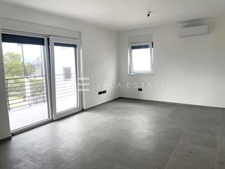 APPARTAMENTO IN POSIZIONE TRANQUILLA CON VISTA MARE