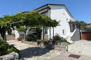 APPARTAMENTO AL PIANO TERRA CON GIARDINO IN POSIZIONE TRANQUILLA