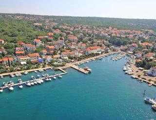 TERRENO EDIFICABILE IN POSIZIONE TRANQUILLA VICINO AL MARE