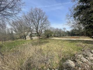 TERRENO EDIFICABILE DI FORMA REGOLARE NELLE VICINANZE DELLA CITTÀ DI KRK