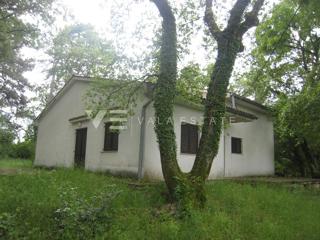 CASA INDIPENDENTE CON GIARDINO DI 2900 M2