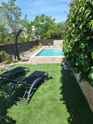 CASA INDIPENDENTE CON PISCINA IN POSIZIONE TRANQUILLA