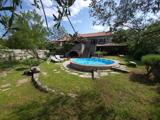 CASA INDIPENDENTE IN PIETRA CON PISCINA