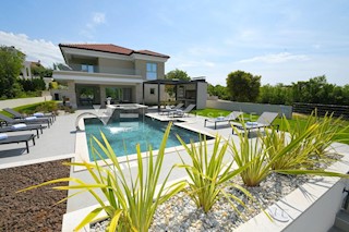 VILLA DI LUSSO CON PISCINA E VISTA MARE PANORAMICA