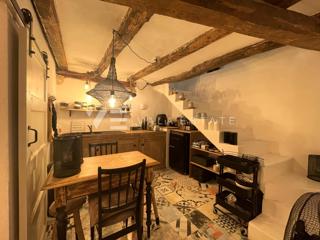 CASA IN PIETRA RISTRUTTURATA NEL CENTRO STORICO