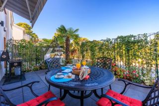 APPARTAMENTO DI LUSSO CON GIARDINO IN POSIZIONE ATTRAENTE