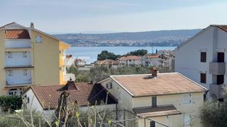 APPARTAMENTO SU DUE PIANI CON VISTA MARE