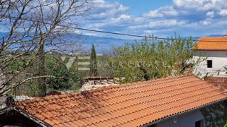 CASALE IN PIETRA RISTRUTTURATO CON VISTA MARE