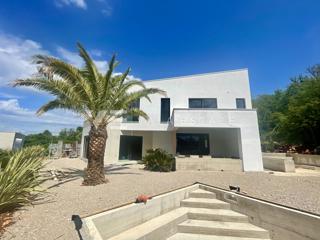 VILLA DI LUSSO CON PISCINA E VISTA MARE