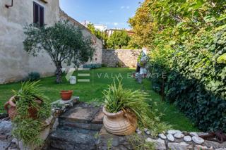 APPARTAMENTO RISTRUTTURATO CON GIARDINO A 50 M DAL MARE