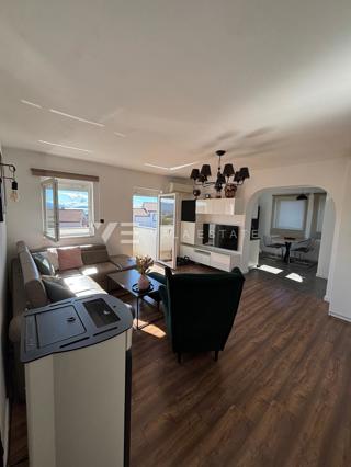 APPARTAMENTO MODERNO SU DUE LIVELLI CON VISTA MARE