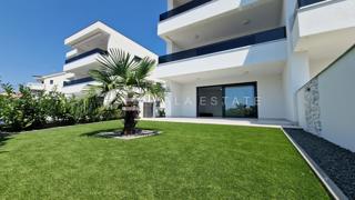 DUE BILOCALI CON GIARDINO VICINO AL MARE E AL CENTRO