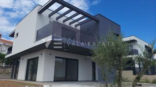 NUOVA VILLA MODERNA CON PISCINA E VISTA MARE