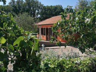 CASA AL PIANO TERRA IN POSIZIONE TRANQUILLA IMMERSA NELLA NATURA