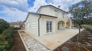 NUOVA VILLA MEDITERRANEA CON PISCINA E VISTA MARE