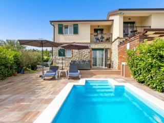 CASA INDIPENDENTE MEDITERRANEA CON PISCINA IN POSIZIONE TRANQUILLA