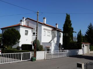 CASA DOPPIA CON QUATTRO APPARTAMENTI E VISTA MARE
