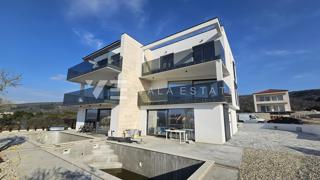 APPARTAMENTO SU DUE PIANI IN NUOVA COSTRUZIONE CON VISTA MARE