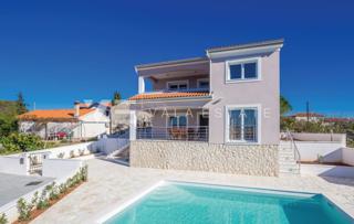 NUOVA CASA CON PISCINA È BELLA VISTA SUL MARE