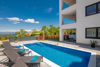 APPARTAMENTO LUSSUOSO CON PISCINA E VISTA MARE