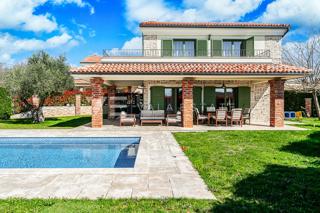 VILLA MEDITERRANEA CON PISCINA IN POSIZIONE TRANQUILLA