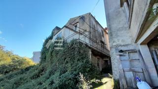 EDIFICIO ANTICO DA RISTRUTTURARE CON GRANDE POTENZIALE