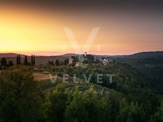 Oprtalj, Terreno edificabile con vista unica e permesso di costruire